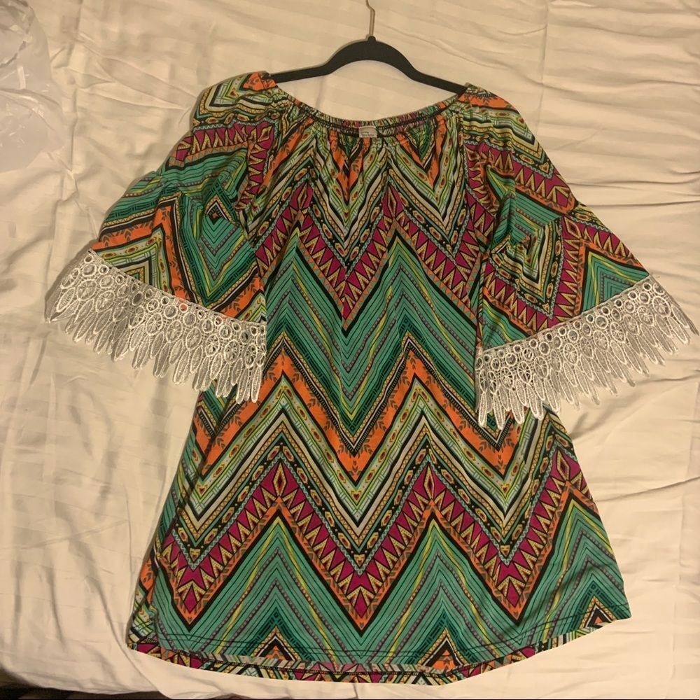 WOMEN’S TUNIC with lace half sleeves sz L/XL